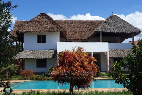 Furnished 5bdrm Villa in Galu Beach, Ukunda for Sale 1